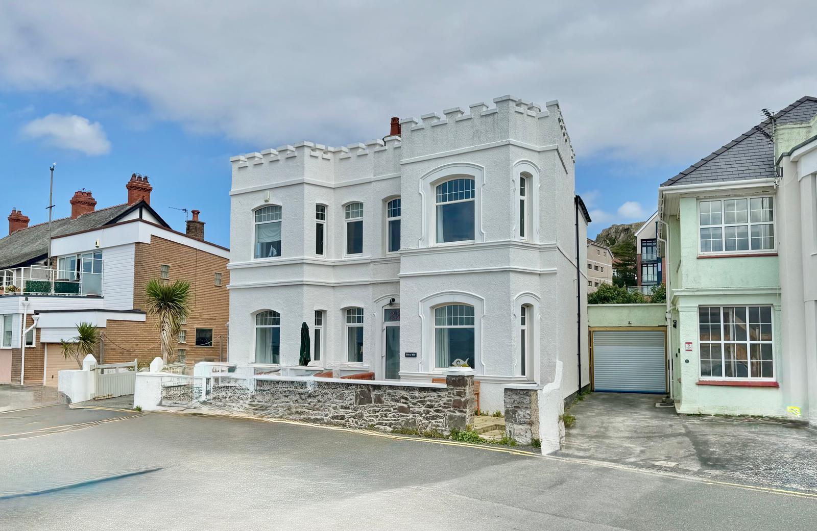 Marine Crescent, Deganwy